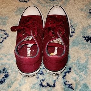 Converse, burgundy size 8.